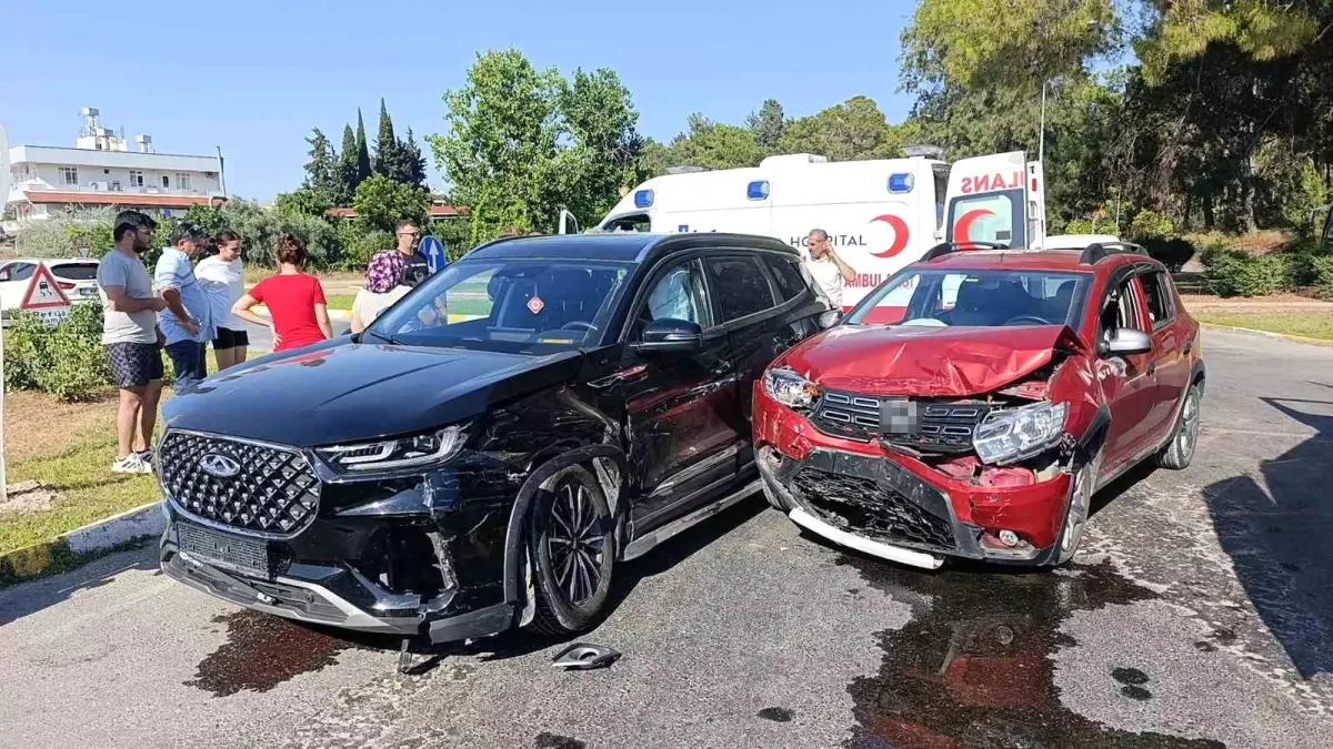 Manavgat'ta trafik kazası sonucunda 7 kişi yaralandı.