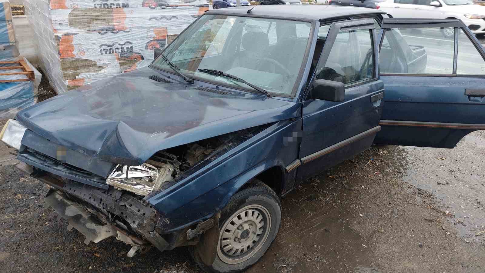 2 kişi Samsun'da trafik kazasında yaralandı.