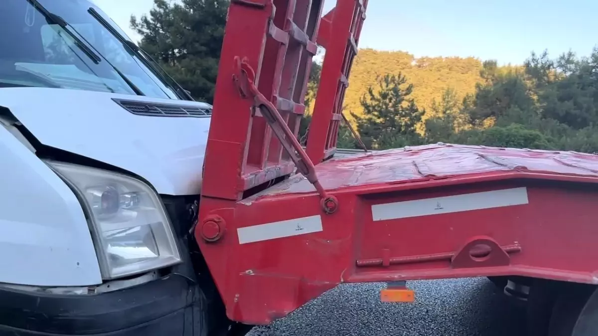 Gemlik'te Trafik Kazasında Zincirleme Çarpışma