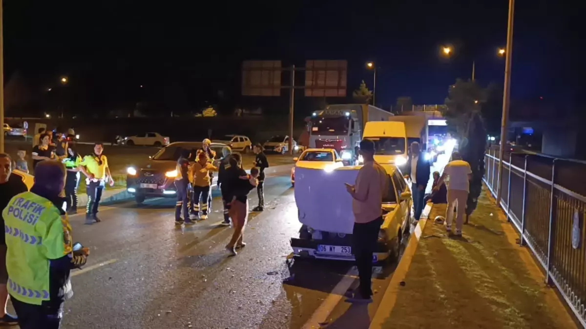 İnegöl'de Zincirleme Kaza: 4 Kişi Yaralandı.