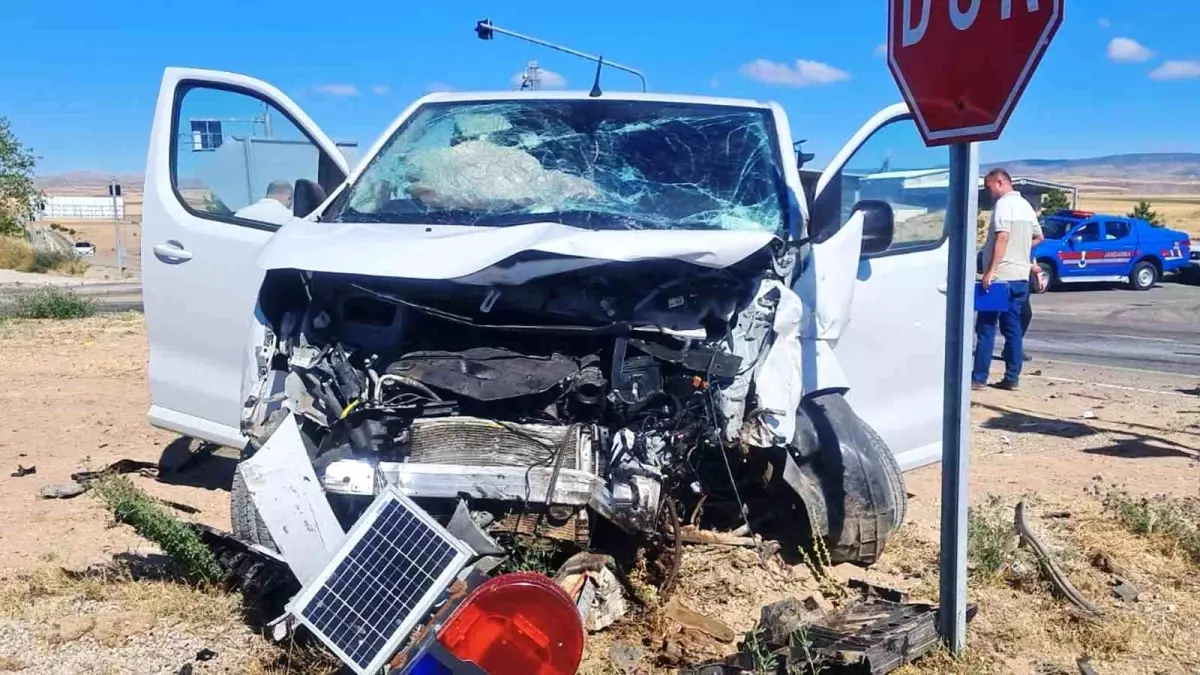 Kırıkkale'de yaşanan trafik kazasında 6 kişi yaralandı.