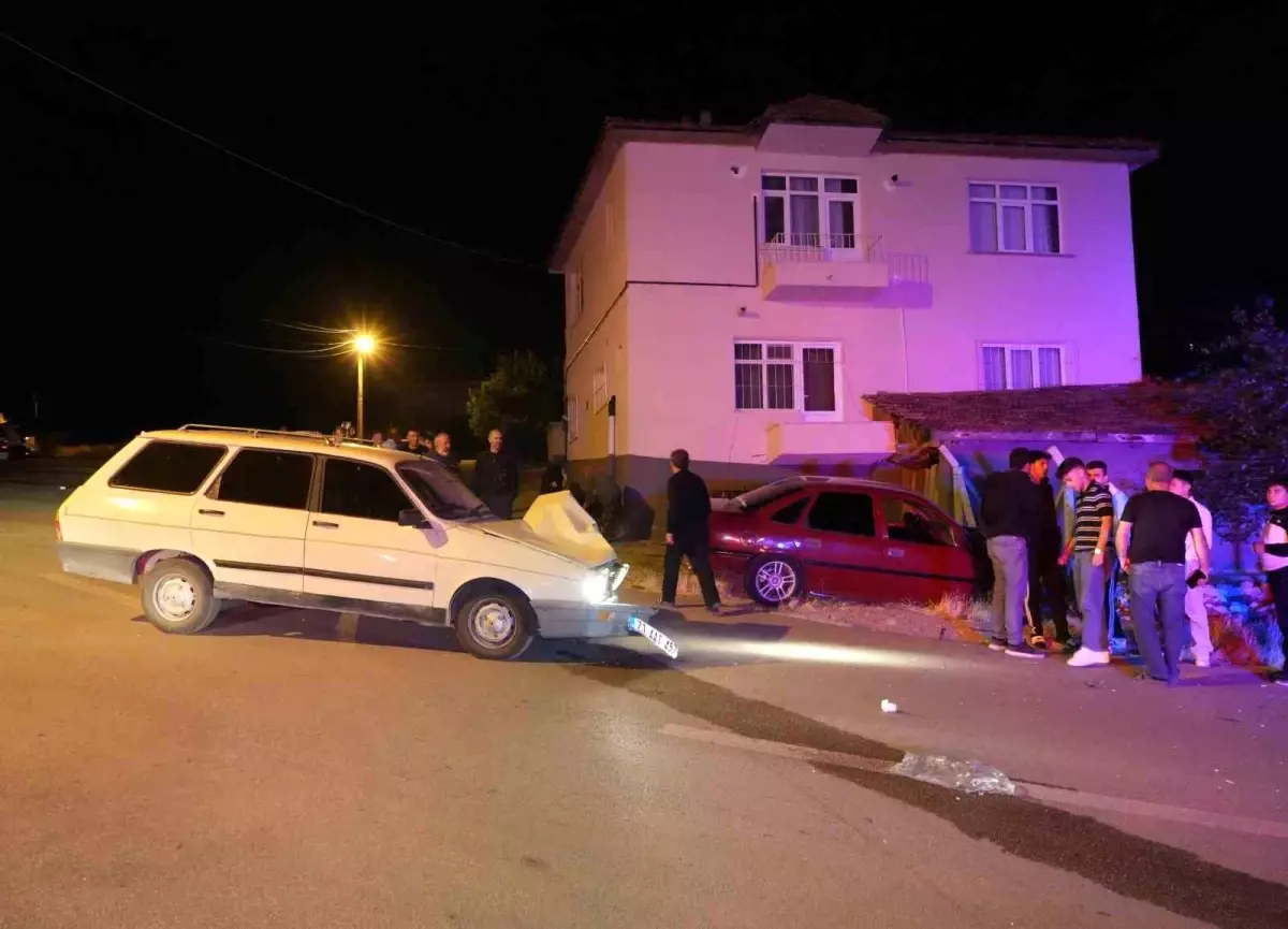 Trafik kazasında 3 kişi yaralandı Kırıkkale'de