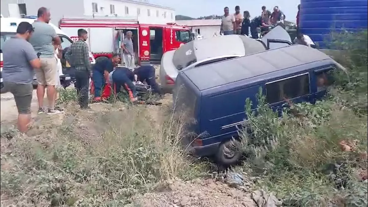 Yalova'da Kaza: 3 Kişi Yaralandı.
