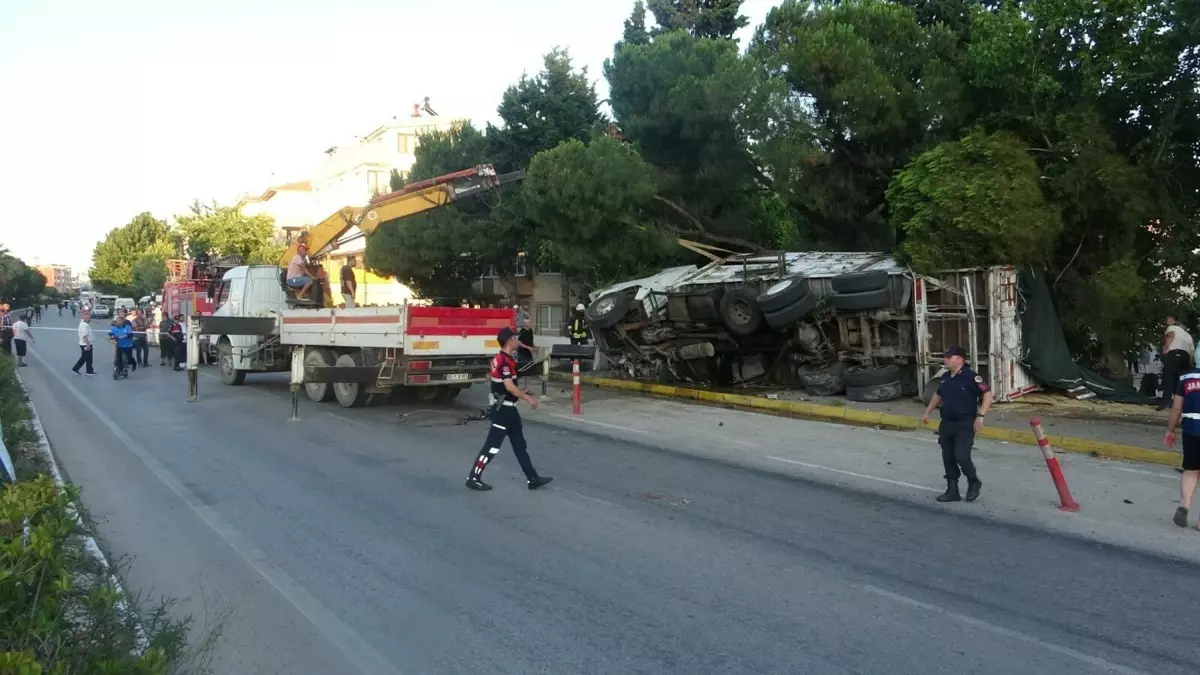 Frenleri Boşalan Kamyon Trafiğe Neden Oldu