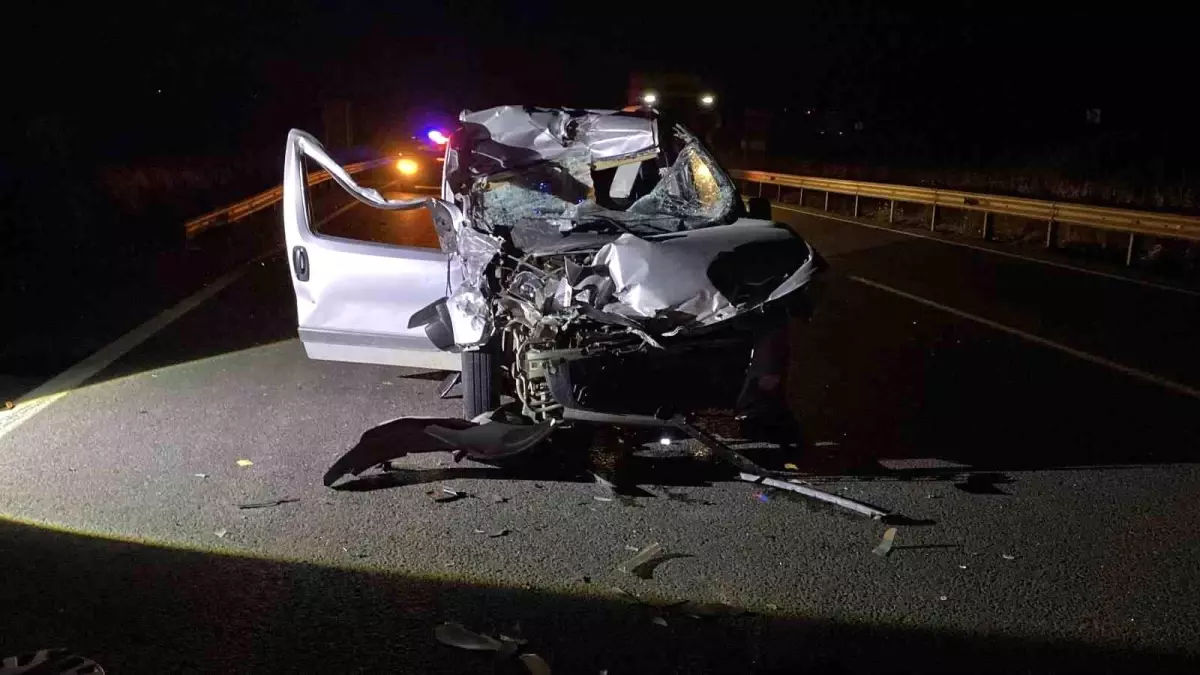 Bursa'da Trafik Kazasında Sürücü Ciddi Şekilde Yaralandı