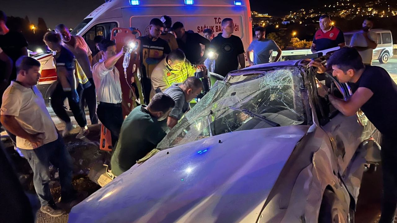 Defne'de Korkutan Trafik Kazası: 4 Kişi Yaralandı