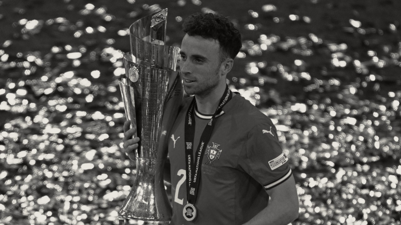 Liverpool futbolcusu Jota, bir araç yangınında hayatını kaybetti.