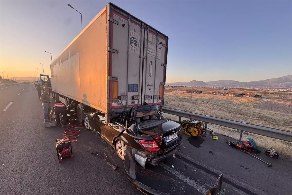 Trafik Kazasında Hayatını Kaybeden Sürücü, Kayseri'de Bulunuyordu.
