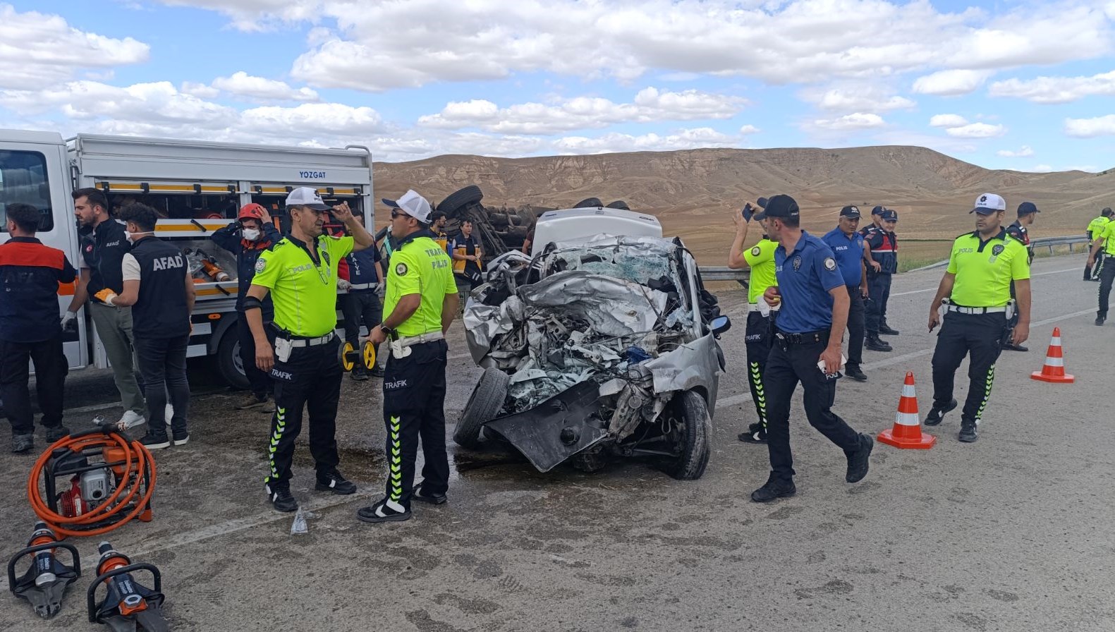 Yozgat'ta trajik kaza: 3 kişi öldü, 2 kişi yaralandı.