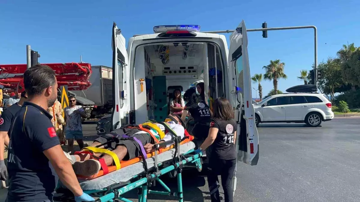 Alanya'da meydana gelen trafik kazasında bir kişi kurtarıldı.