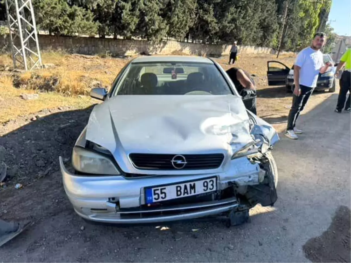 Hatay'da Kaza: 2 Kişi Yaralı