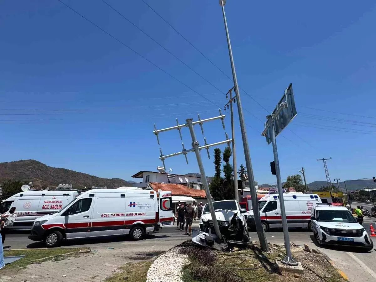 Fethiye'de Kaza Sonucu 11 Kişi Yaralandı.