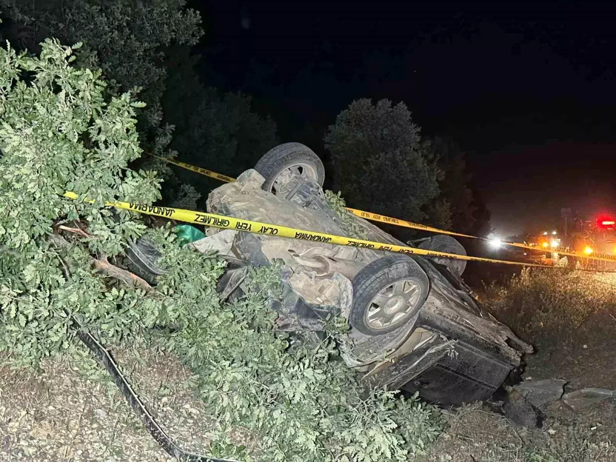 Uşak'ta kaza: bir kişi hayatını kaybetti, iki kişi yaralandı.
