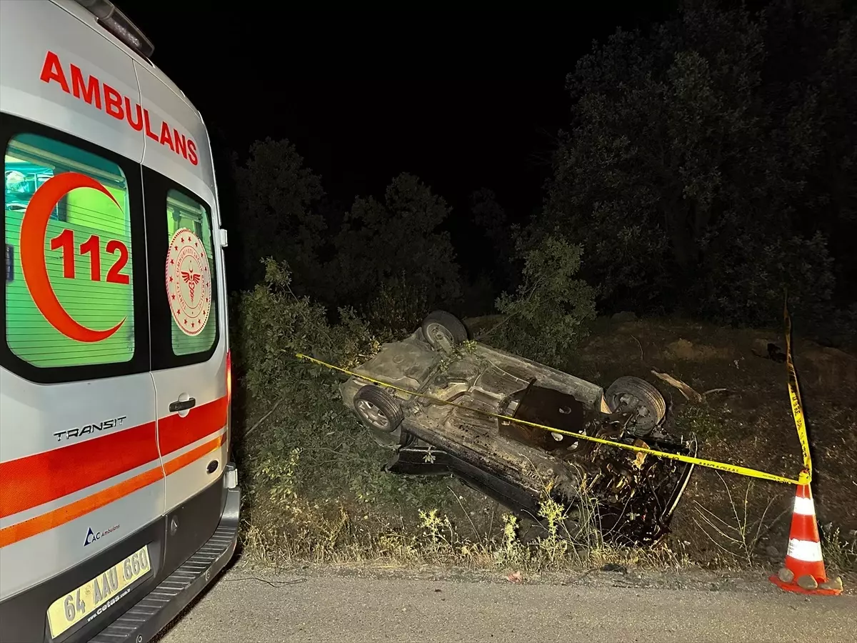 Uşak'ta trafik kazasında 1 kişi hayatını kaybetti, 2 kişi yaralandı.