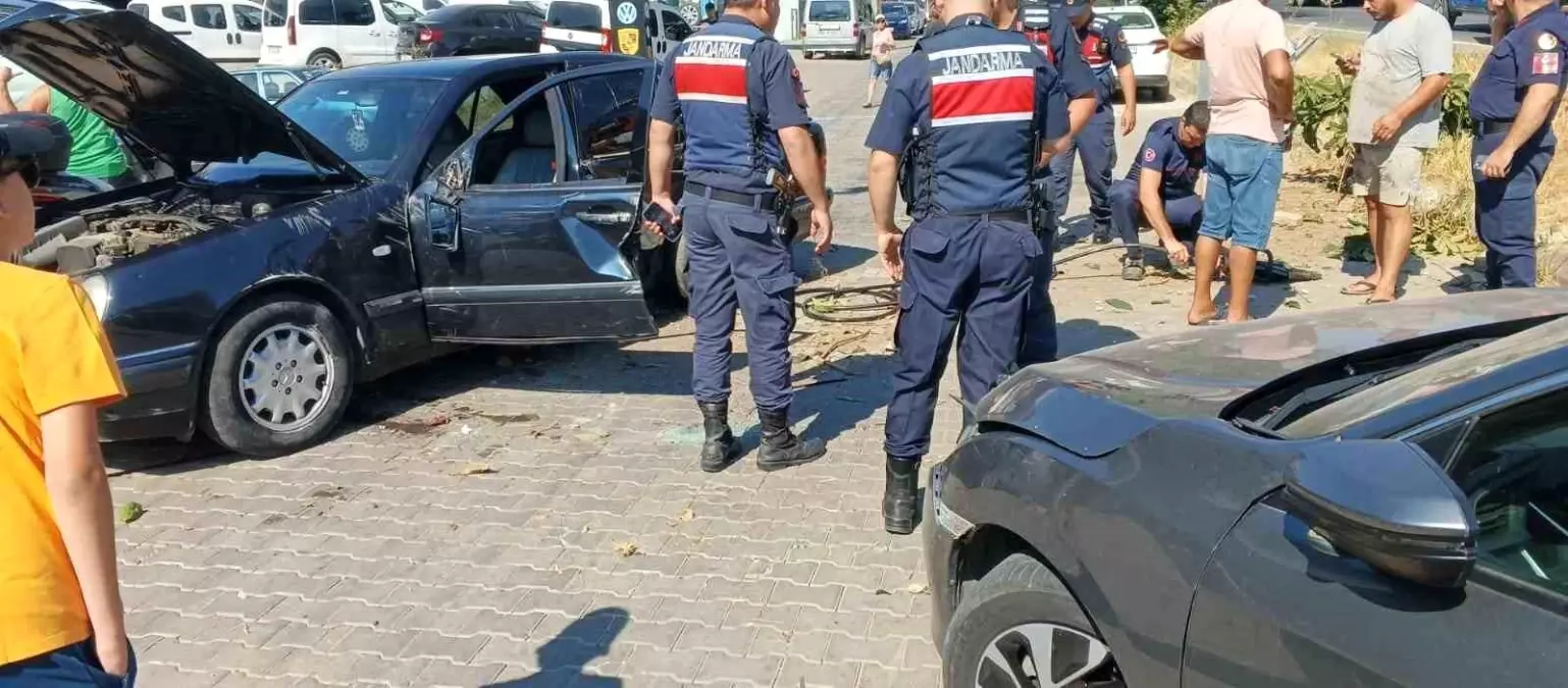 Balıkesir'de meydana gelen dört trafik kazasında dört kişi yaralandı.