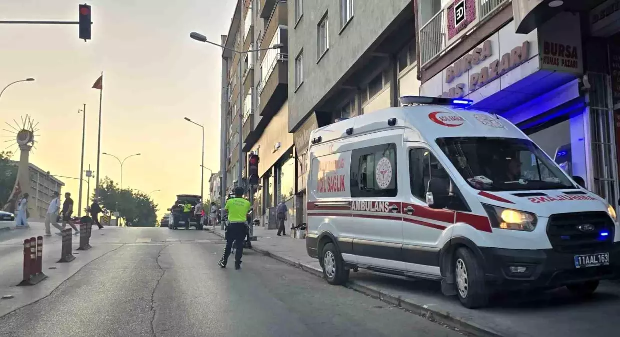 Bilecik'te Meydana Gelen Motorlu Bisiklet Kaza Olayında 1 Kişi Yaralandı