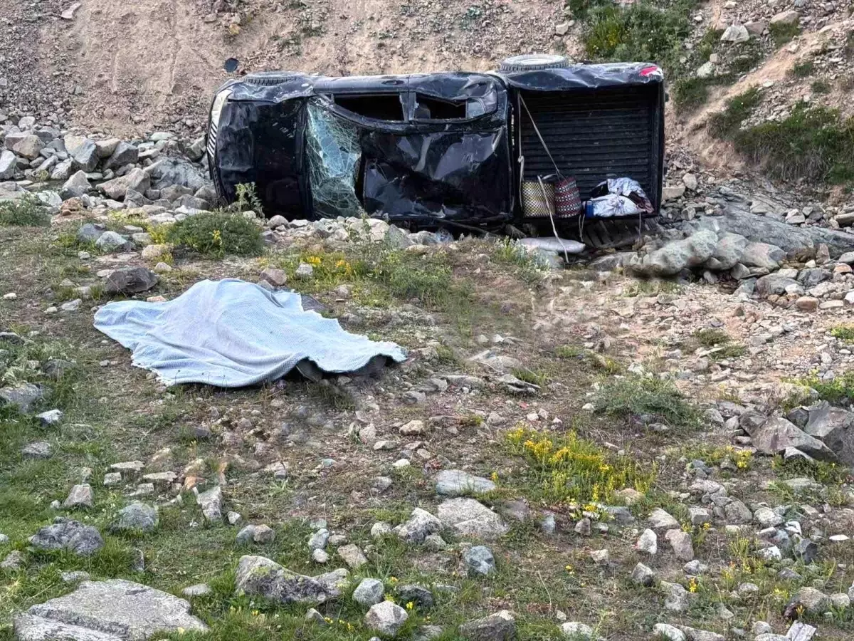 Gümüşhane'de Trafik Olayında 2 Kişi Hayatını Kaybetti, 4 Kişi Yaralandı.