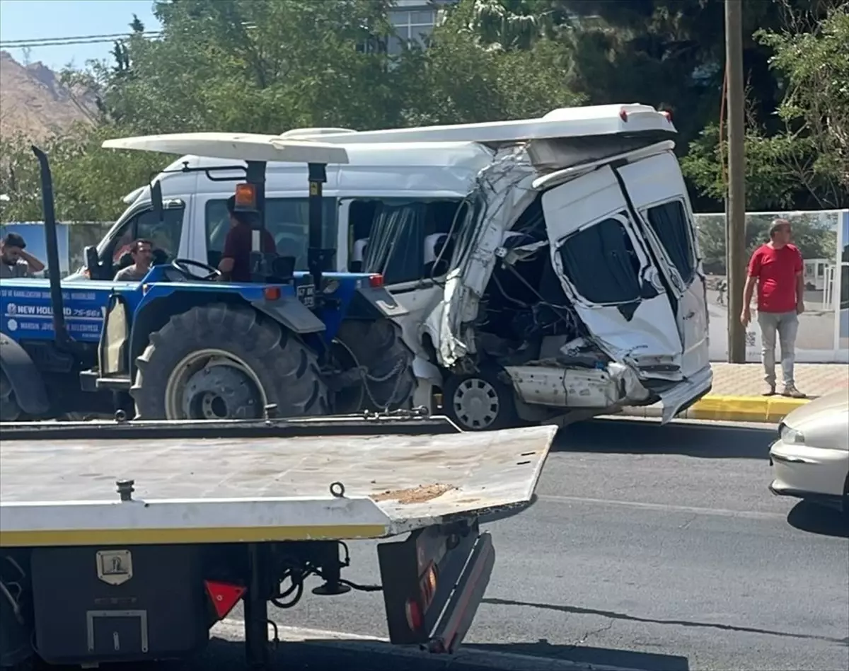 Mardin'de zincirleme kaza: 3 kişi yaralı