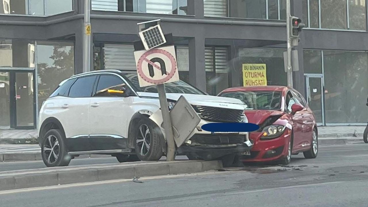 Niğde’de kaza: 2 araç çarpıştı.