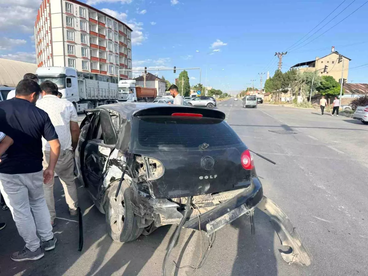 Patnos'ta Trafik Kazasında 3 Kişi Yaralandı