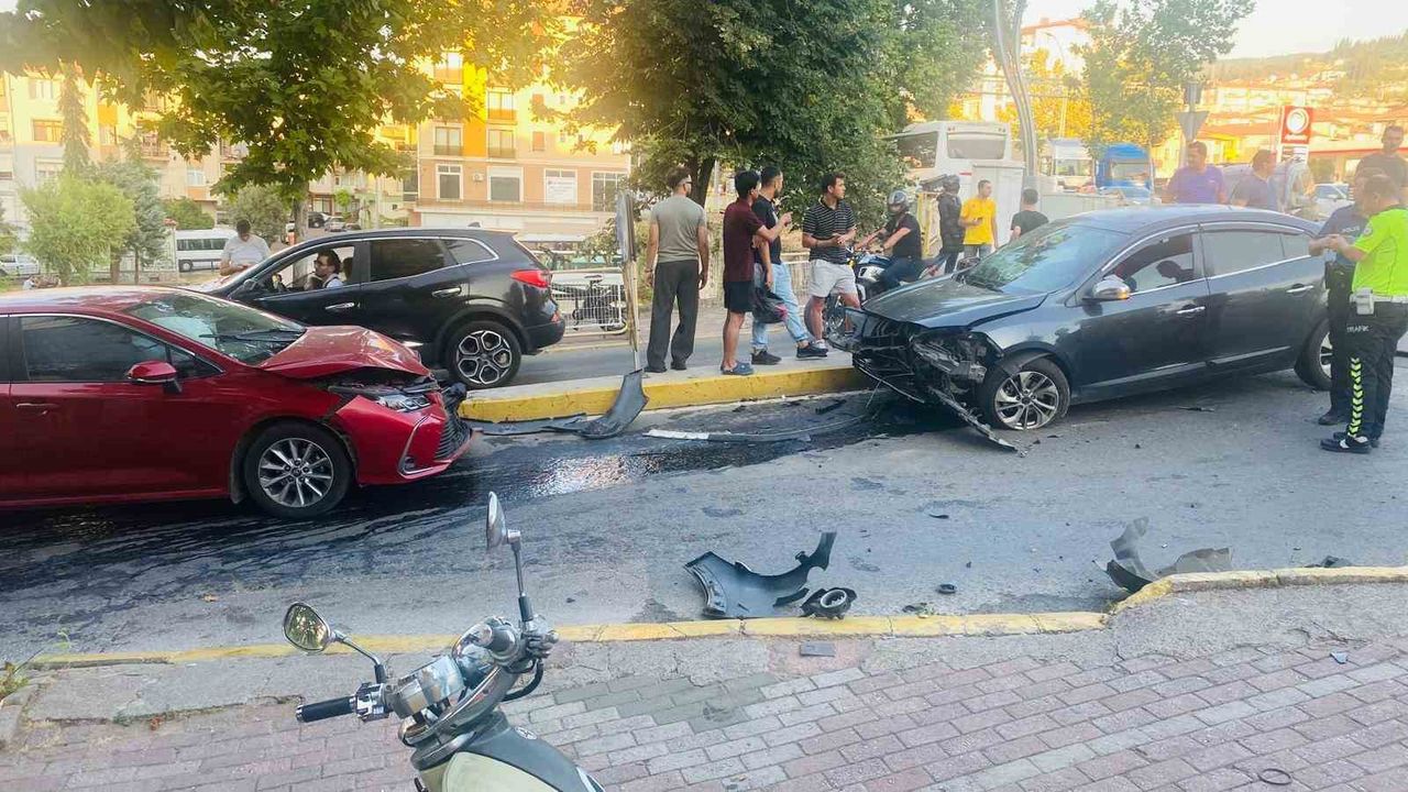 Karamürsel'de trafik kazasında bir kişi yaralandı.