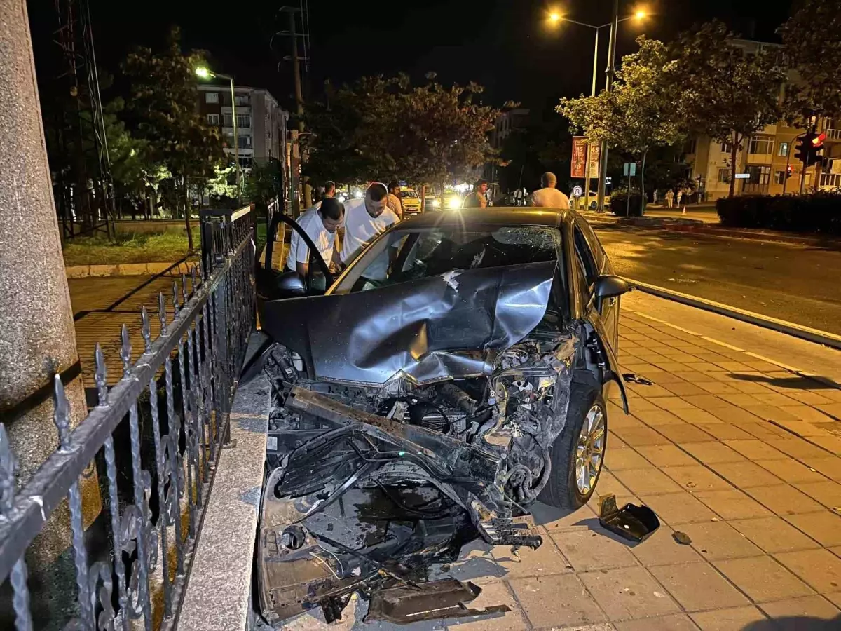 Çorlu'da Kaza: 3 Kişi Yaralandı.