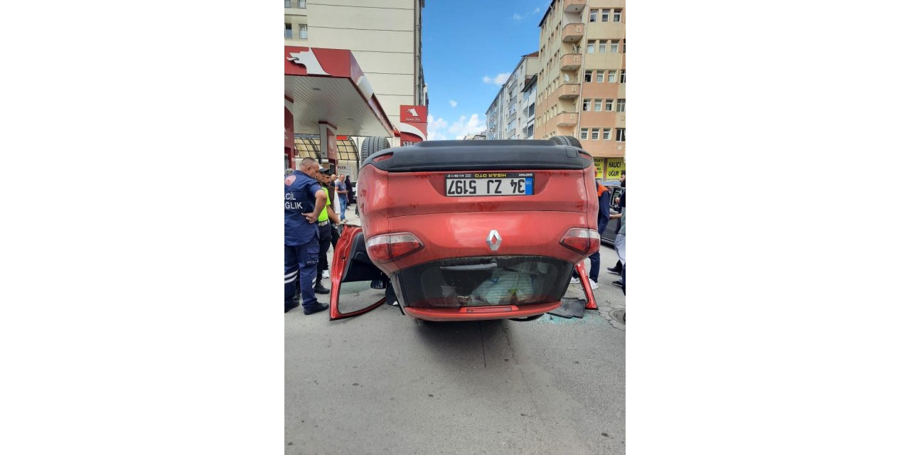 Kars'ta trafik kazasında 3 kişi yaralandı.