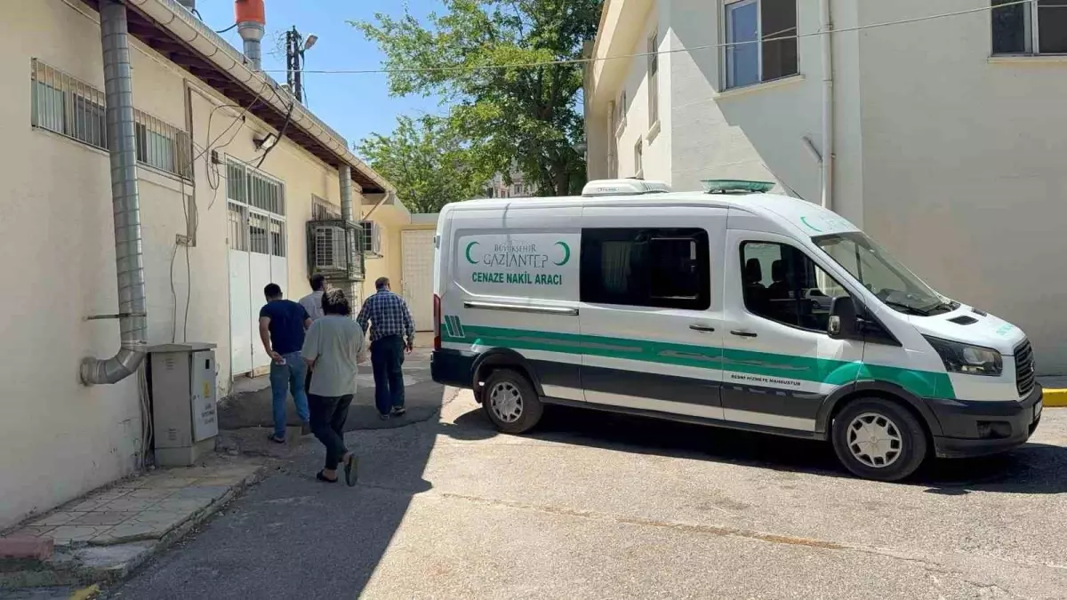 Nizip'te Motosiklet Kazası: 22 Yaşındaki Sürücü Öldü