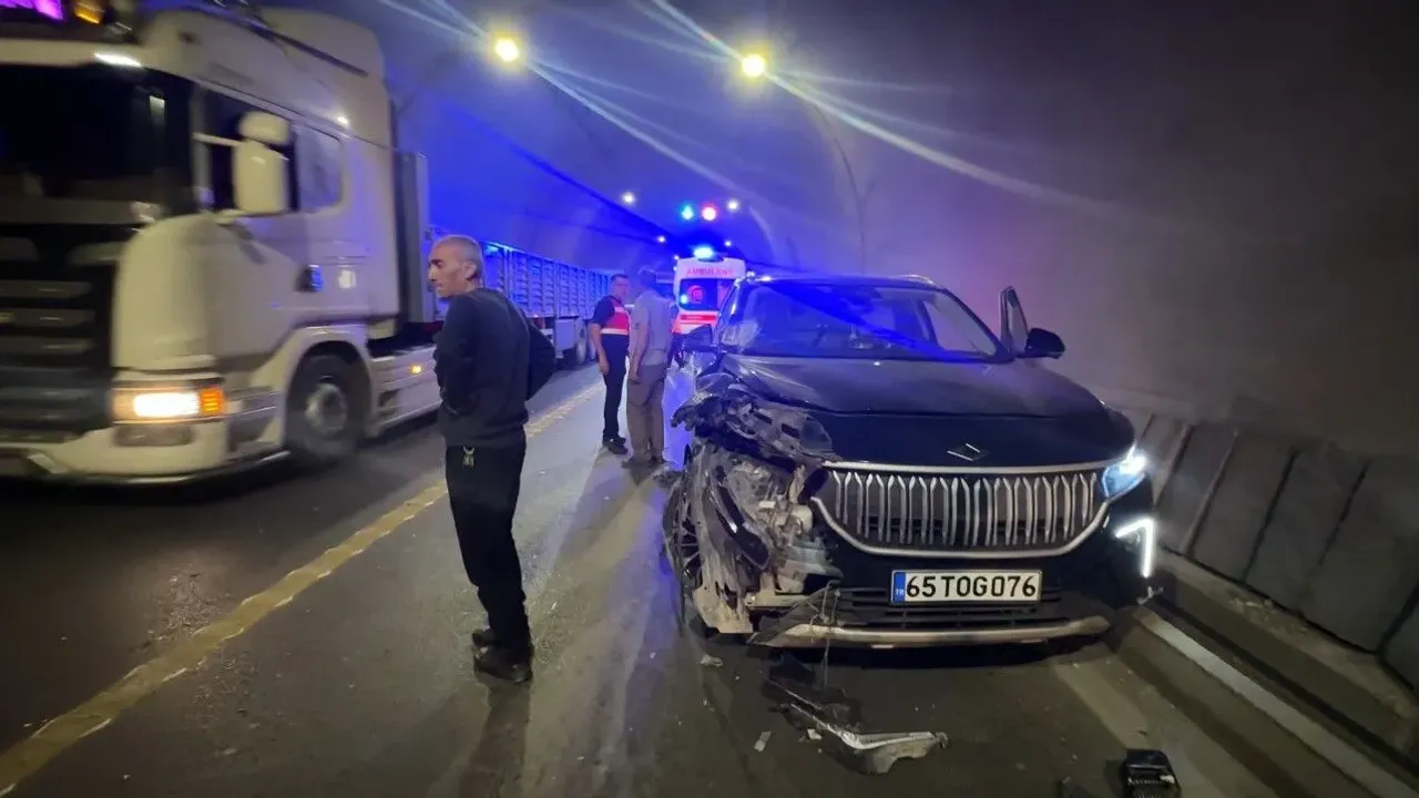 Güzeldere Tüneli'nde Trafik Kazası Meydana Geldi!