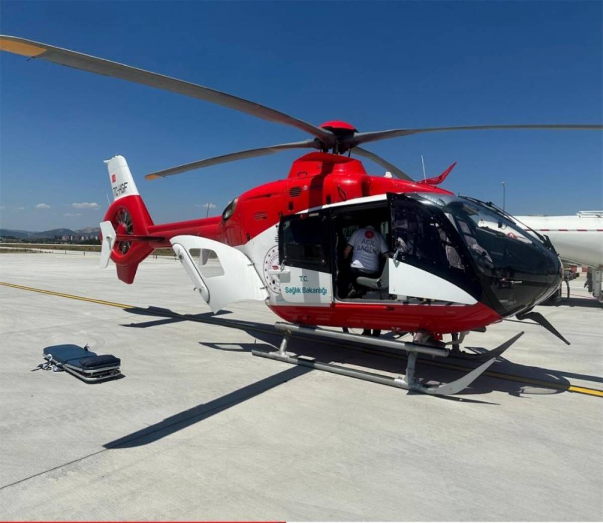 Kastamonu'da yaralanan bir kişi için ambulans helikopter havalanarak gönderildi.