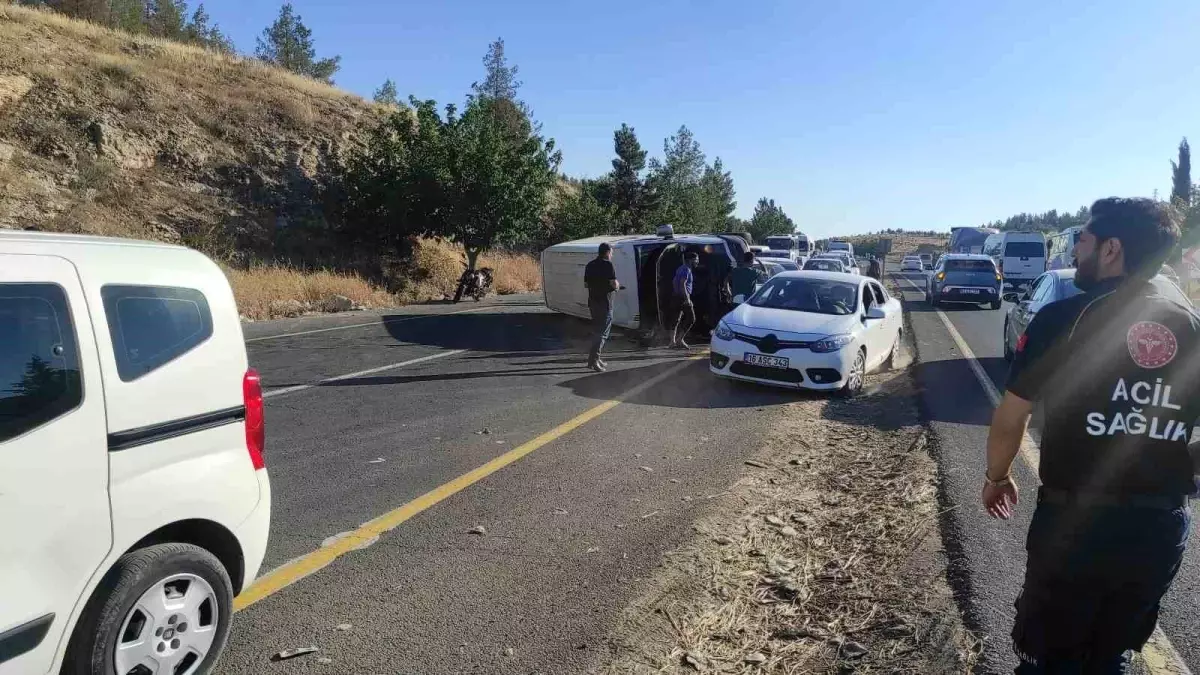 Şanlıurfa'da Kaza: 12 Kişi Yaralandı