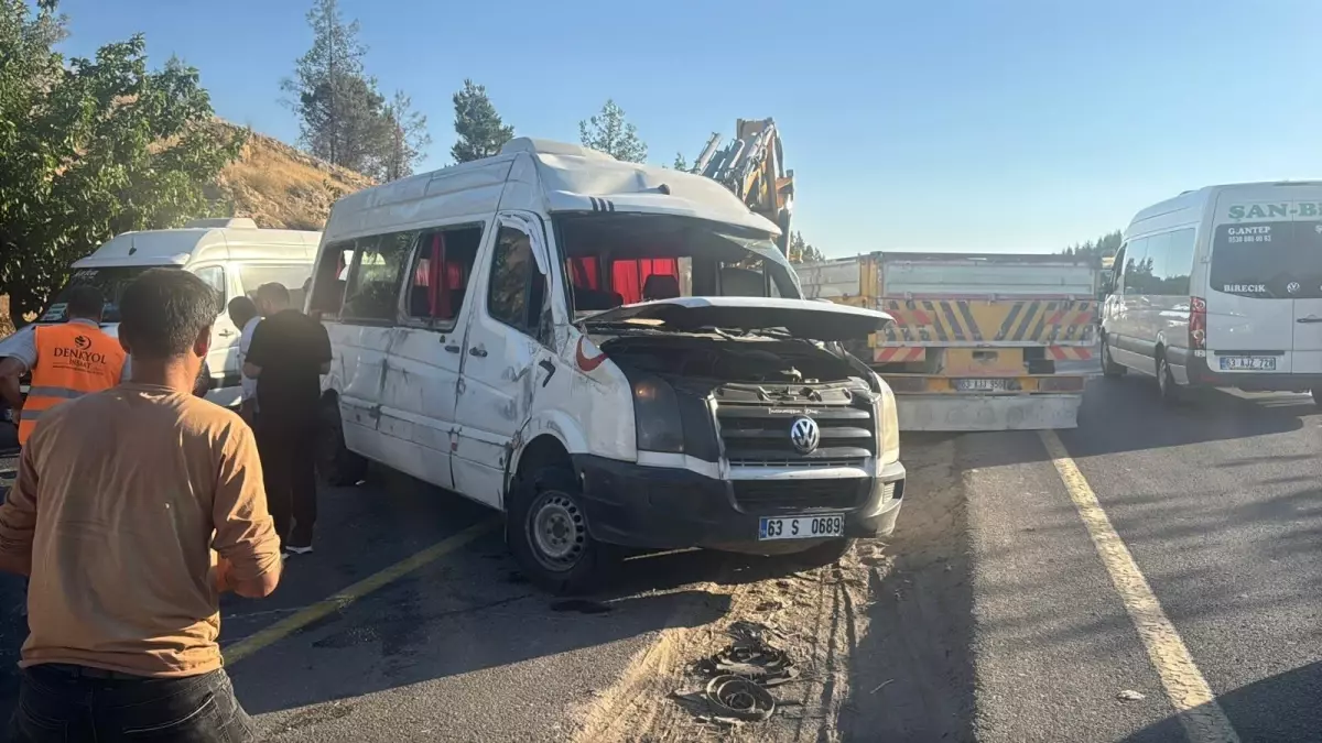 Suruç'ta Kaza: Yaralanan 13 Kişi
