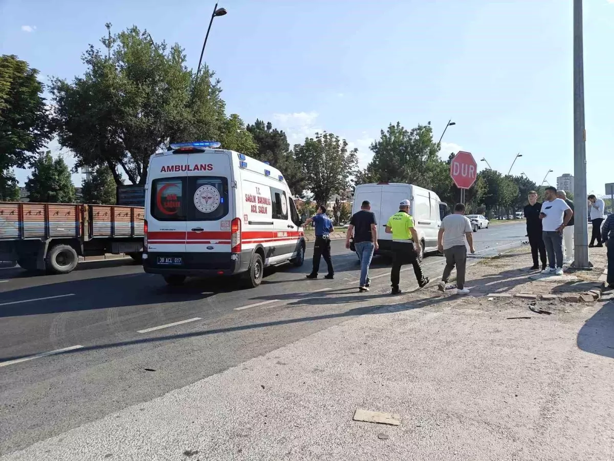 Kayseri'de trafik olayında bir kişi yaralandı.