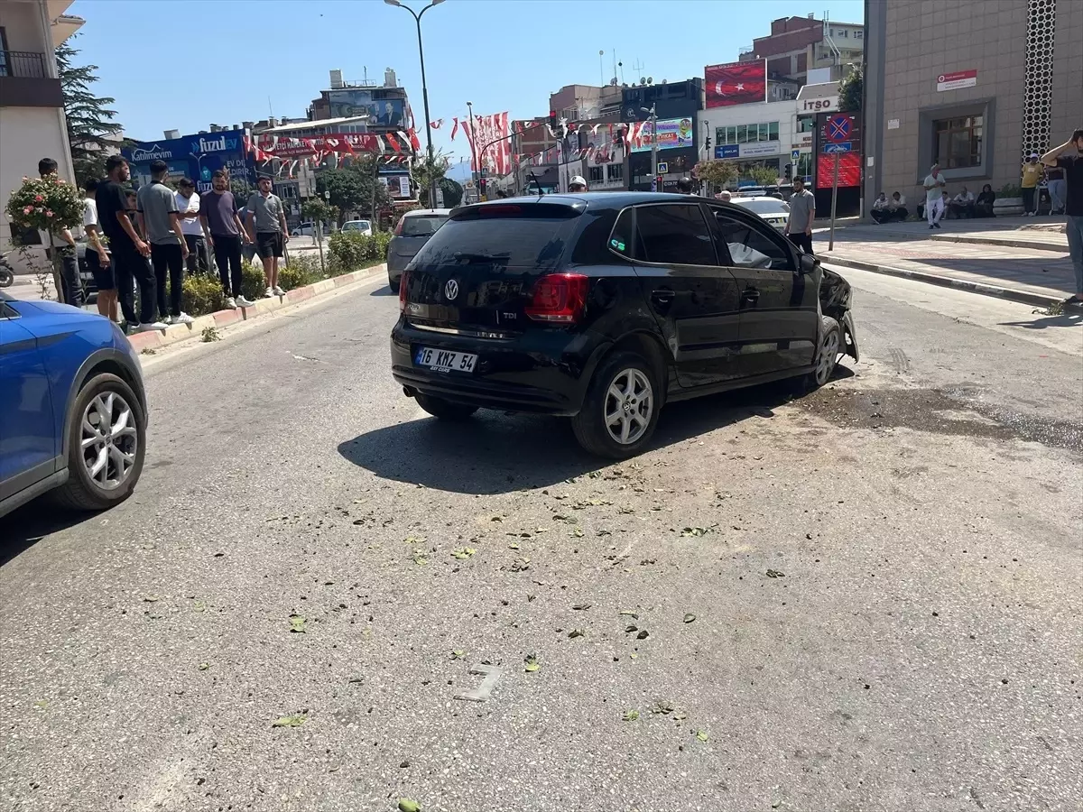İnegöl'de Kaza: Yaralı Sayısı 4