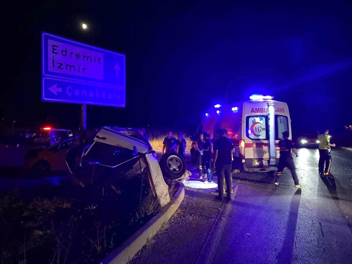 Çanakkale'de trafik kazasında 3 kişi yaralandı.