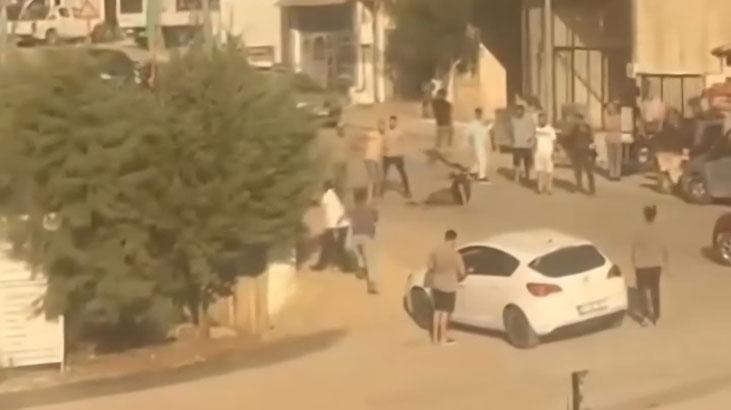 Hatay'da kaza sonrası taraflar arasında kavga çıktı! Sopalar ve yumruklar havada savruldu.