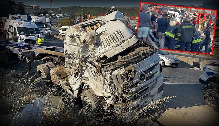 Kocaeli'de korkunç trafik kazasında 5 ölü, 1 yaralı var.
