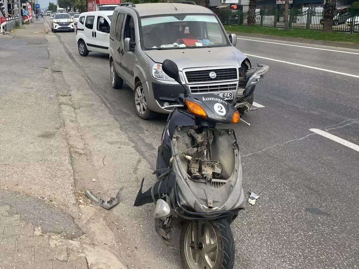 Antalya'da Kaza: Motosiklet Sürücüsü Zarar Gördü