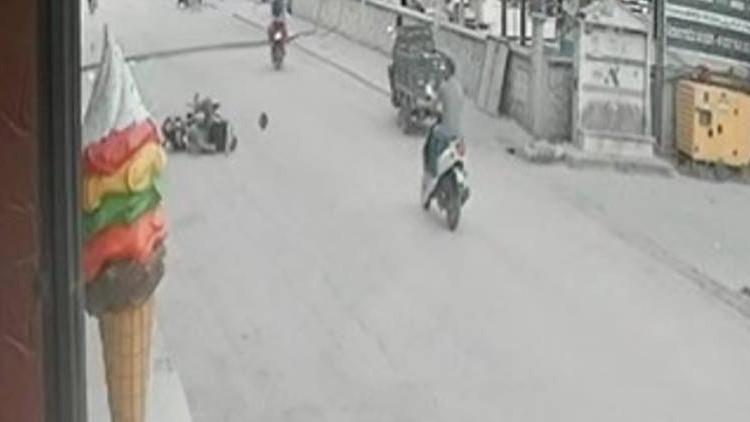 Elektrik hattına temas ederek yaralandı: Motosiklet sürücüsü acil servise kaldırıldı.