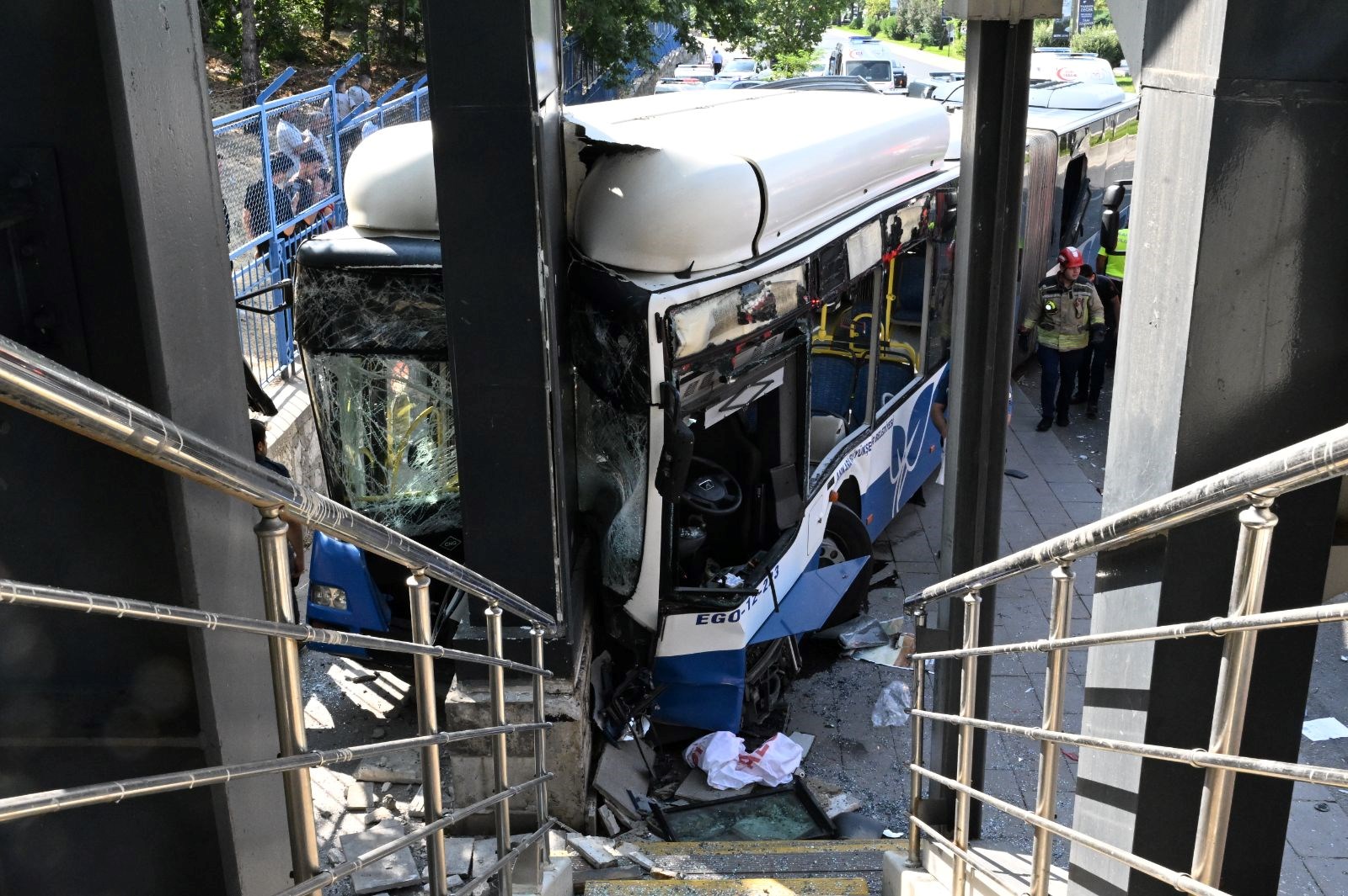 Ankara'da zincirleme kaza: Çok sayıda yaralı bulunmakta