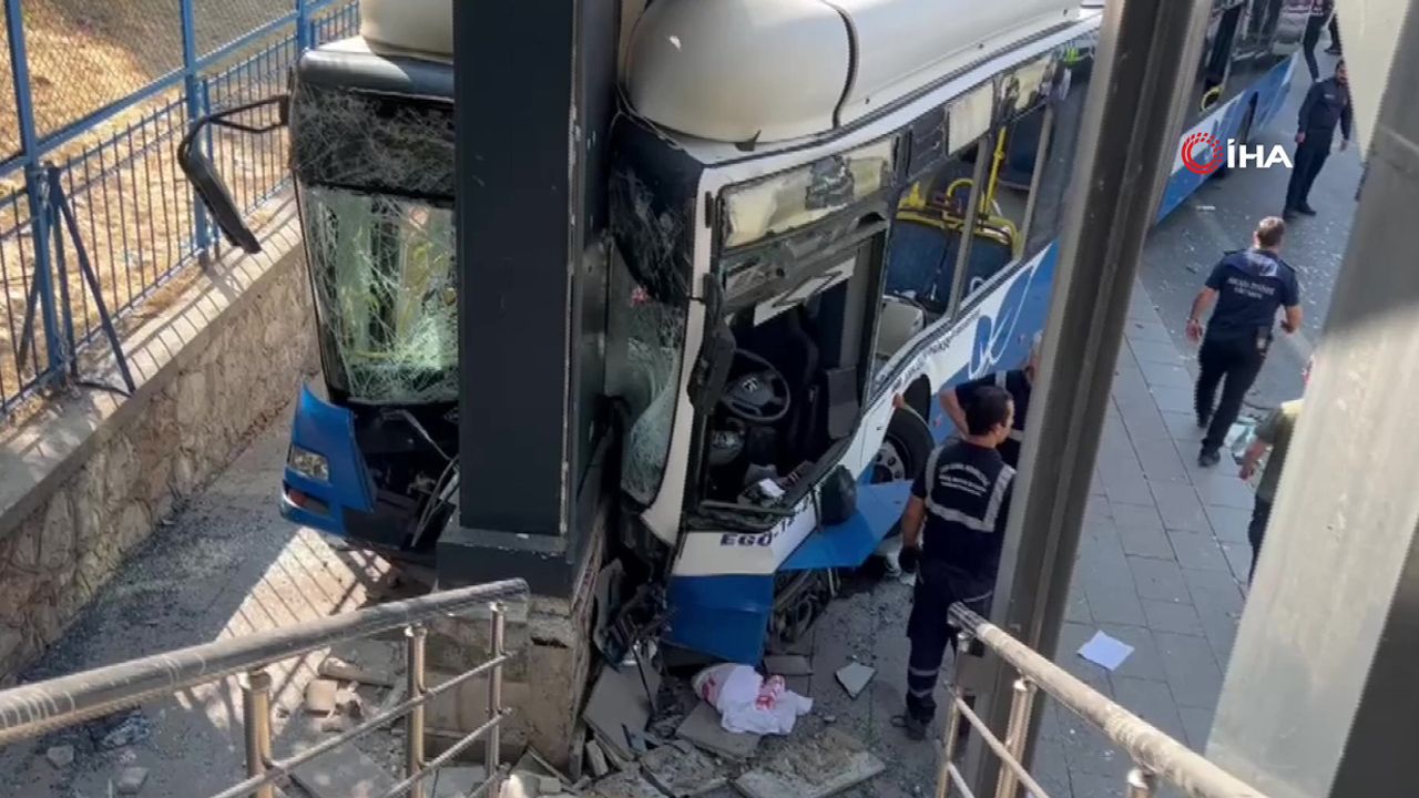Keçiören'de belediye otobüsü kaza yaptı, yaralılar bulunmakta.
