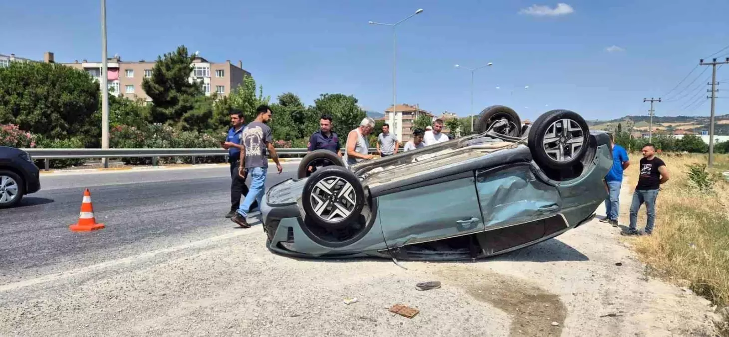 Susurluk'ta Kaza: 2 Kişi Yaralı