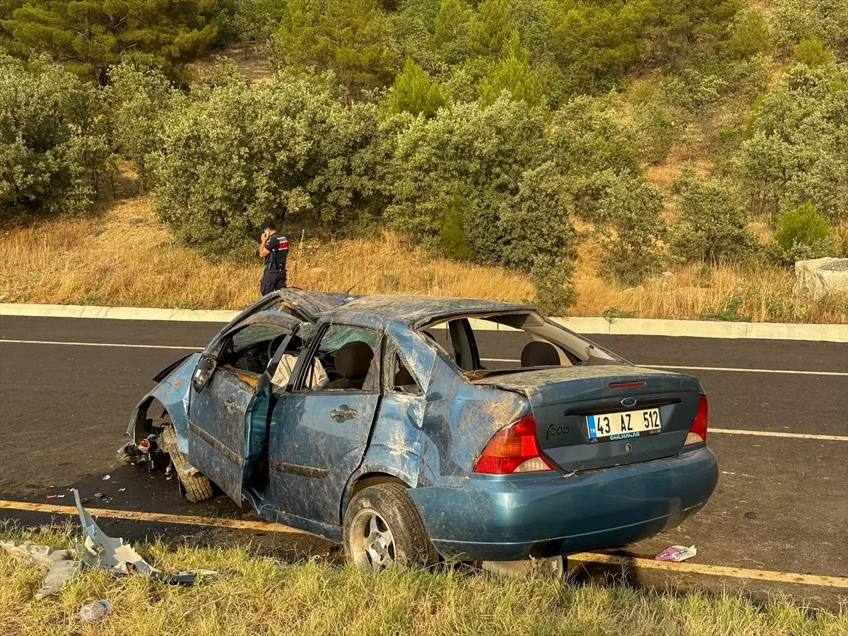 Uşak'ta Trafik Olayı: 5 Yaralı