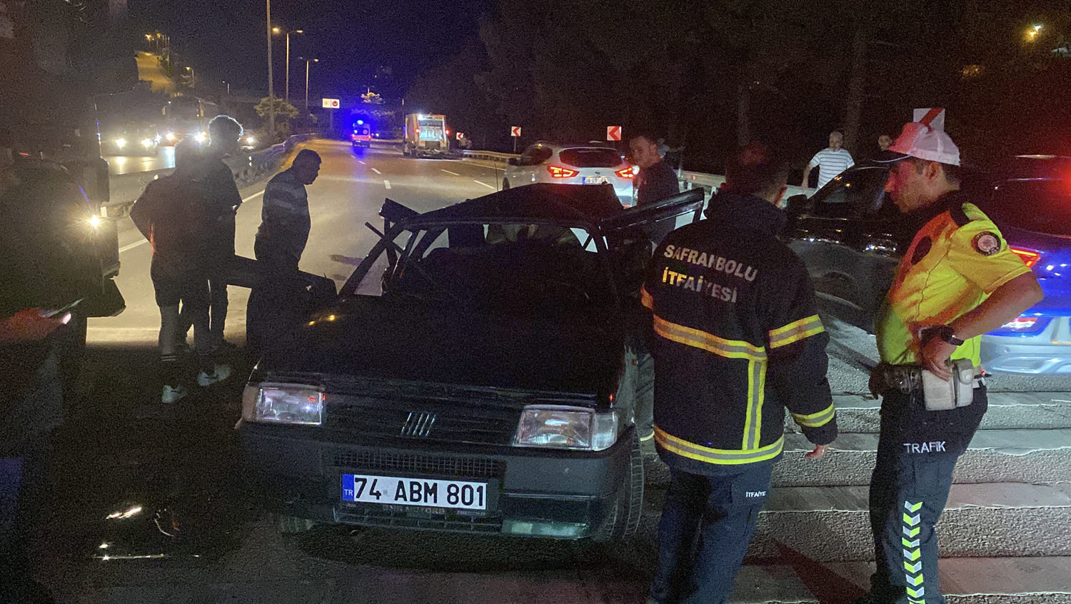 Karabük'te trafik kazasında bir kişi yaşamını yitirdi, bir kişi de yaralandı.