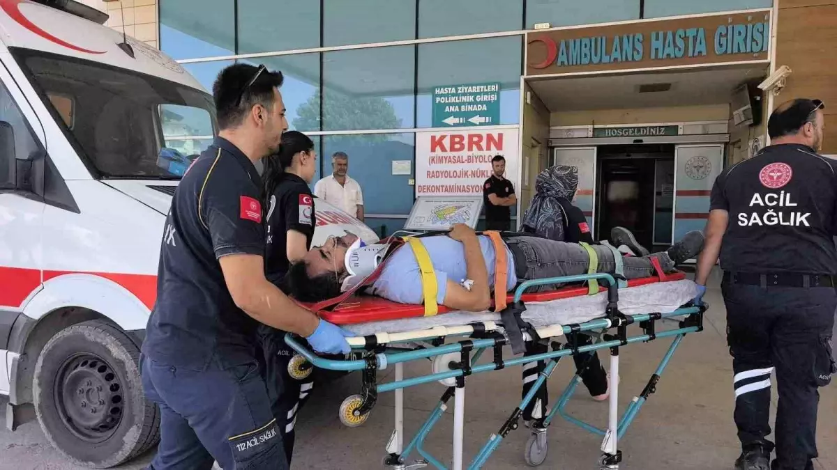 İnegöl'de meydana gelen trafik kazasında 3 kişi yaralandı.