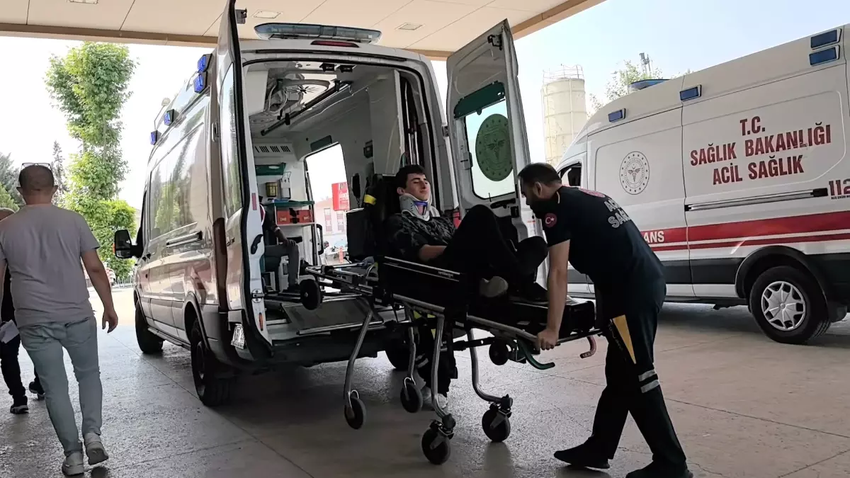 İnegöl'de Trafik Kazasında 3 Kişi Yaralandı