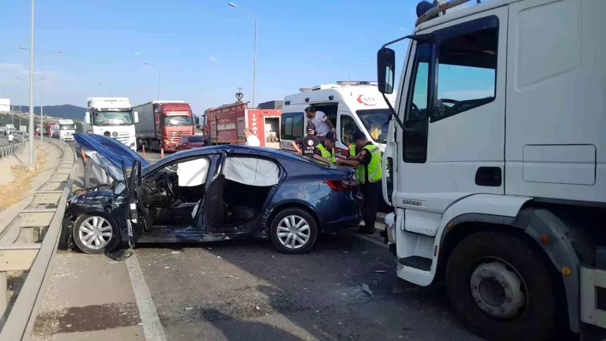 Bilecik'te trafik kazasında Geyve Belediye Başkanı yaralandı.