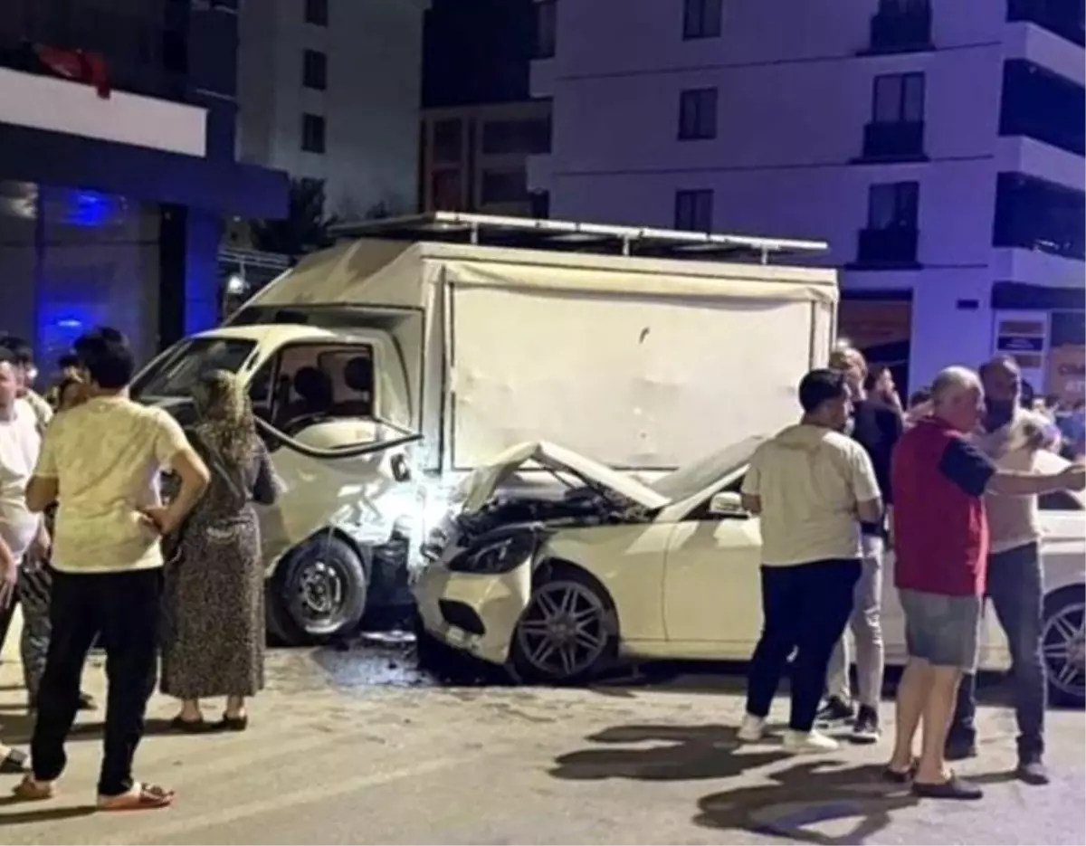 Elazığ'da Kaza: 3 İnsan Yaralandı