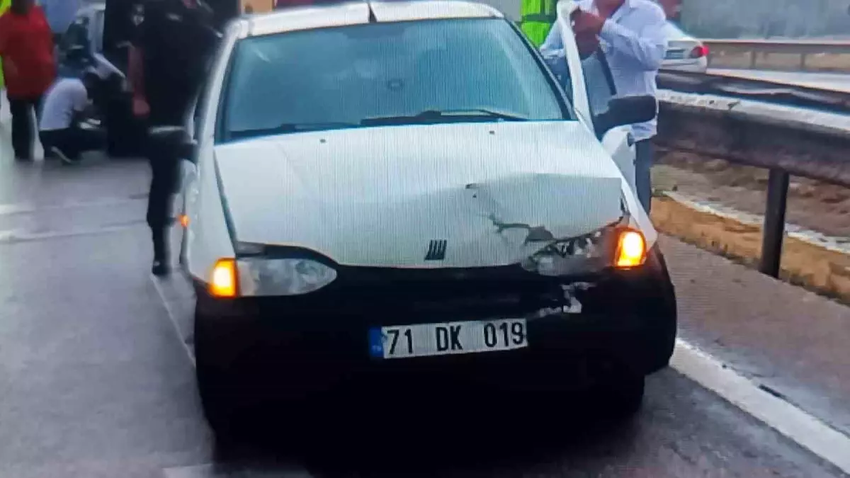 Kırıkkale'de trafik kazasında 5 kişi yaralandı.
