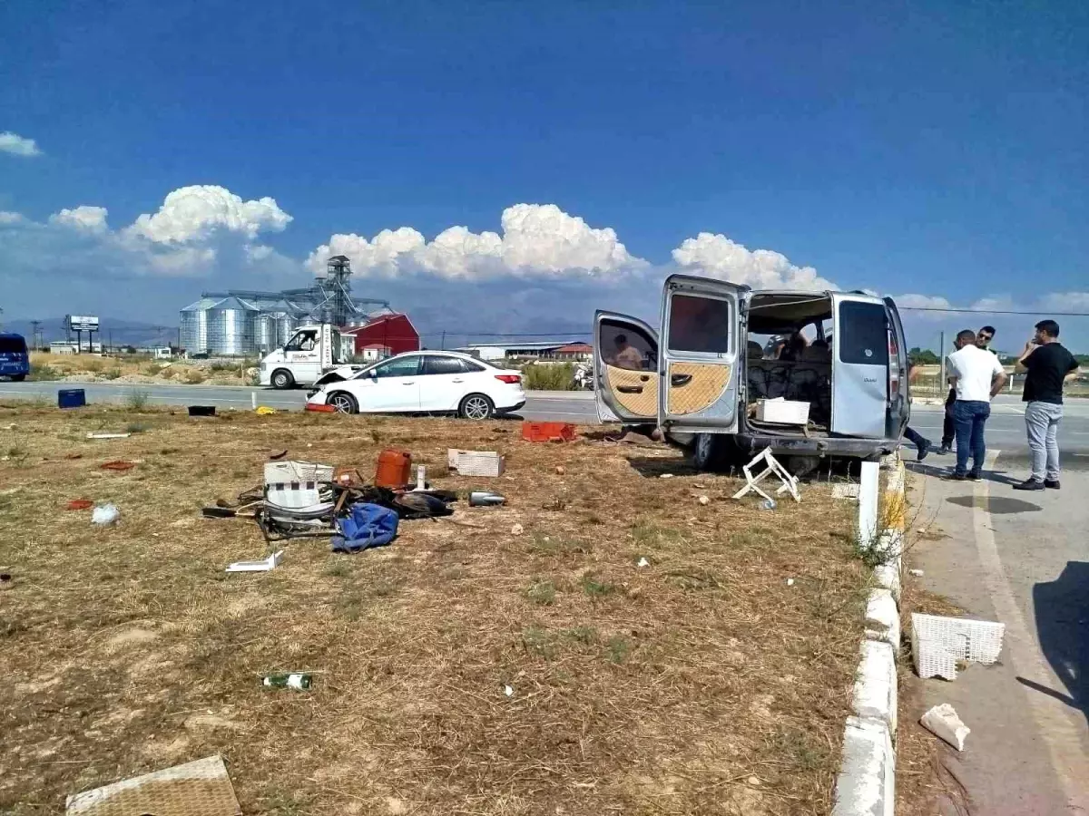 Denizli'de Trafik Olayı: 5 Kişi Yaralandı